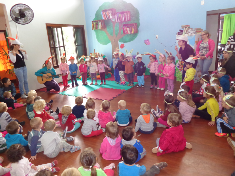  ESCOLA CLÁDIS DONADEL DE WALLAU